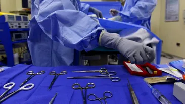 Medici din Ploiești, acuzați că au uitat un pansament în abdomenul unei paciente