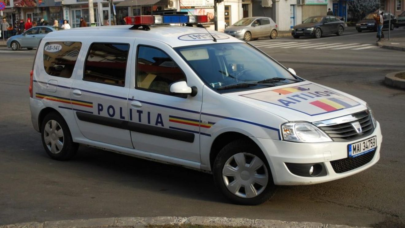Sibiu: Bărbat cu un copil de 2 ani în braţe, lovit de o mașină pe trecerea de pietoni
