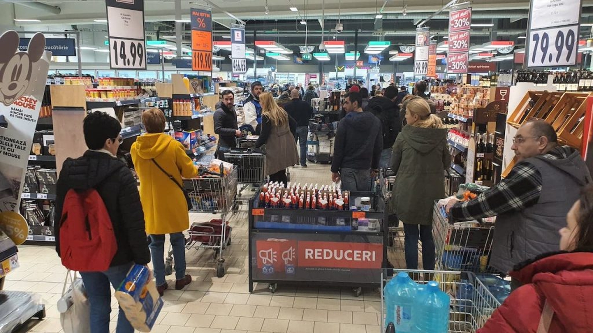 Care este cel mai periculos loc din magazinele Lidl, Mega Image sau Kaufland în timpul epidemiei de coronavirus