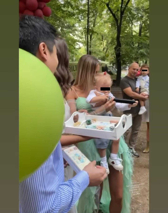 Zi de sărbătoare pentru Gabriela Prisăcariu și Dani Oțil. Imagini uimitoare de la tăierea moțului lui Tiago