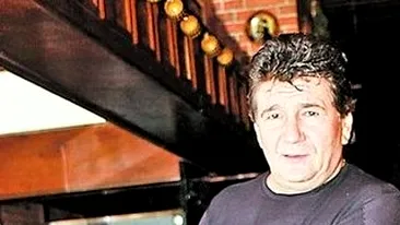 Costel Constantin, parintele striptease-ului romanesc, are o mare tristete. Abandonat de fetele care au innebunit Bucurestiul