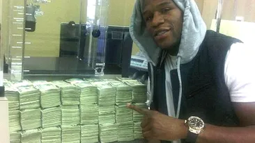 A comandat mâncare şi băutură de 25.305 de dolari. Surpriza avută de chelneriţa când a deschis nota de plată a lui Mayweather