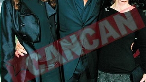 Clooney, cu mamica la premiera