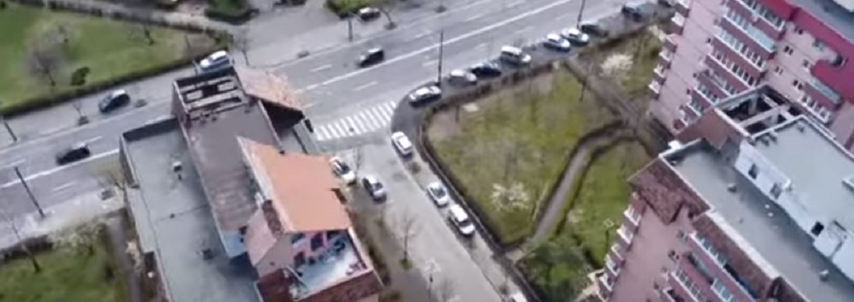 Cum arată cea mai ciudată vilă din România! Se află în Răcădău și a fost construită în urmă cu mai bine de 10 ani: VIDEO