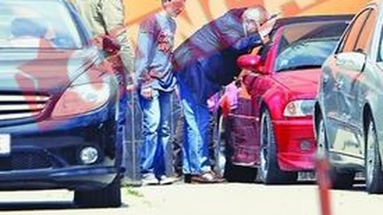 Premierul Tariceanu si-a scos copiii la cumparaturi