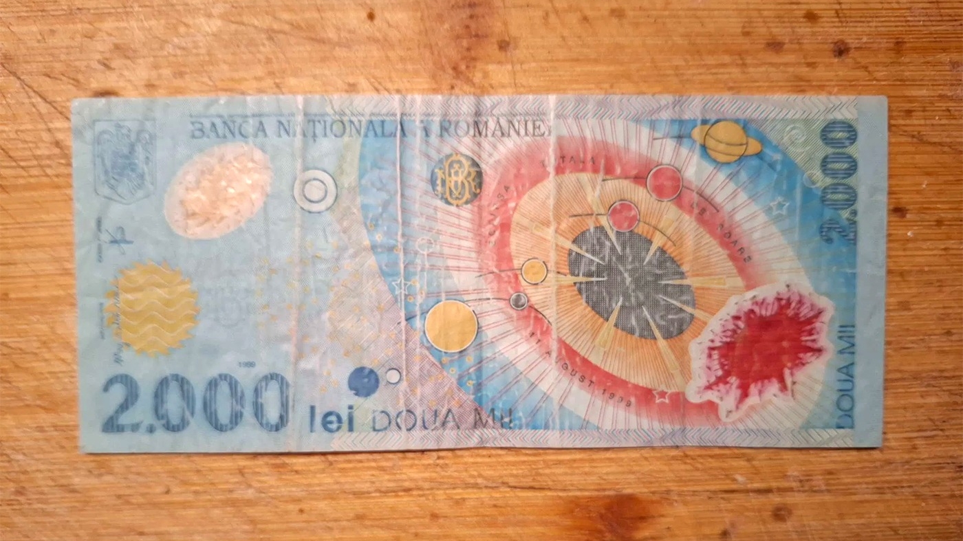 Te poți îmbogăți. Cu cât se vinde o bancnotă cu eclipsa din 1999, acum, în 2026