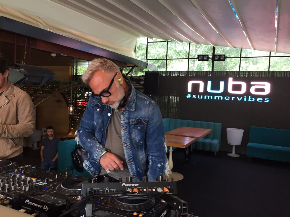 Gianluca Vacchi a întreţinut atmosfera la NUBA
