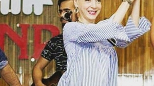 Edith Gonzalez, distrusă de cancer, dar nu se predă! E cea mai optimistă pacientă pe citostatice. Cântă şi dansează pe “Despacito”