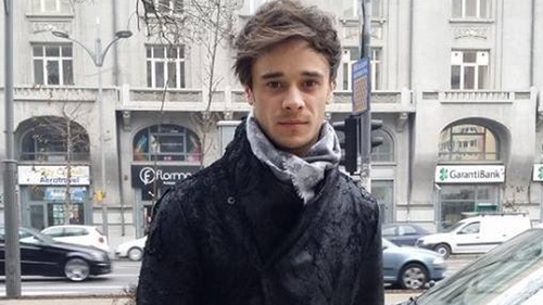 Oficial e singur, insa in secret ii merge bine! Cum a ajuns Dima Trofim sa fie facut "posta" de doua blonde, in doar o ora