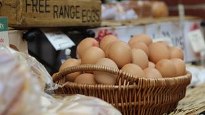 Nu e banc! Cu cât se vând ouăle din Ucraina în supermarketurile din România: ”Vor să termine producătorii români”