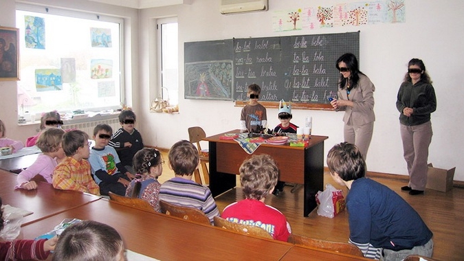 Ministerul a modificat programa pentru clasele I-IV! Vezi la ce materii s-a renuntat si cate ore de sport vor face elevii!