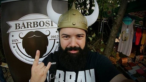 EA este fata scoasa din flacari de EROUL Claudiu Petre! A murit pentru ca Flavia sa traiasca!