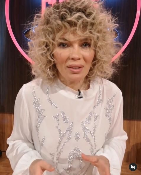 Gina Pistol își ascunde burtica de gravidă, dar nu a reușit să mascheze și asta! Detaliul observat la viitoarea mămică în selfie-ul postat de Smiley