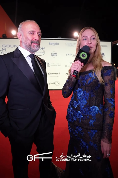 Alit Ergenc și Meryem Uzerli, actorii principali ai serialului turcesc de televiziune „Suleyman Magnificul”/ sursă foto: Facebook @Turkish Serie Station