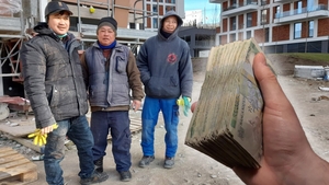 Câți lei primesc salariu Bui, Tinh și Xuan - trei vietnamezi care lucrează în construcții, în Cluj. Românii cer de 2 ori mai mulți bani!