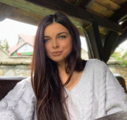 Ana Maria Ababei, frumoasa cântăreață de muzică populară de la "Ferma" © Instagram