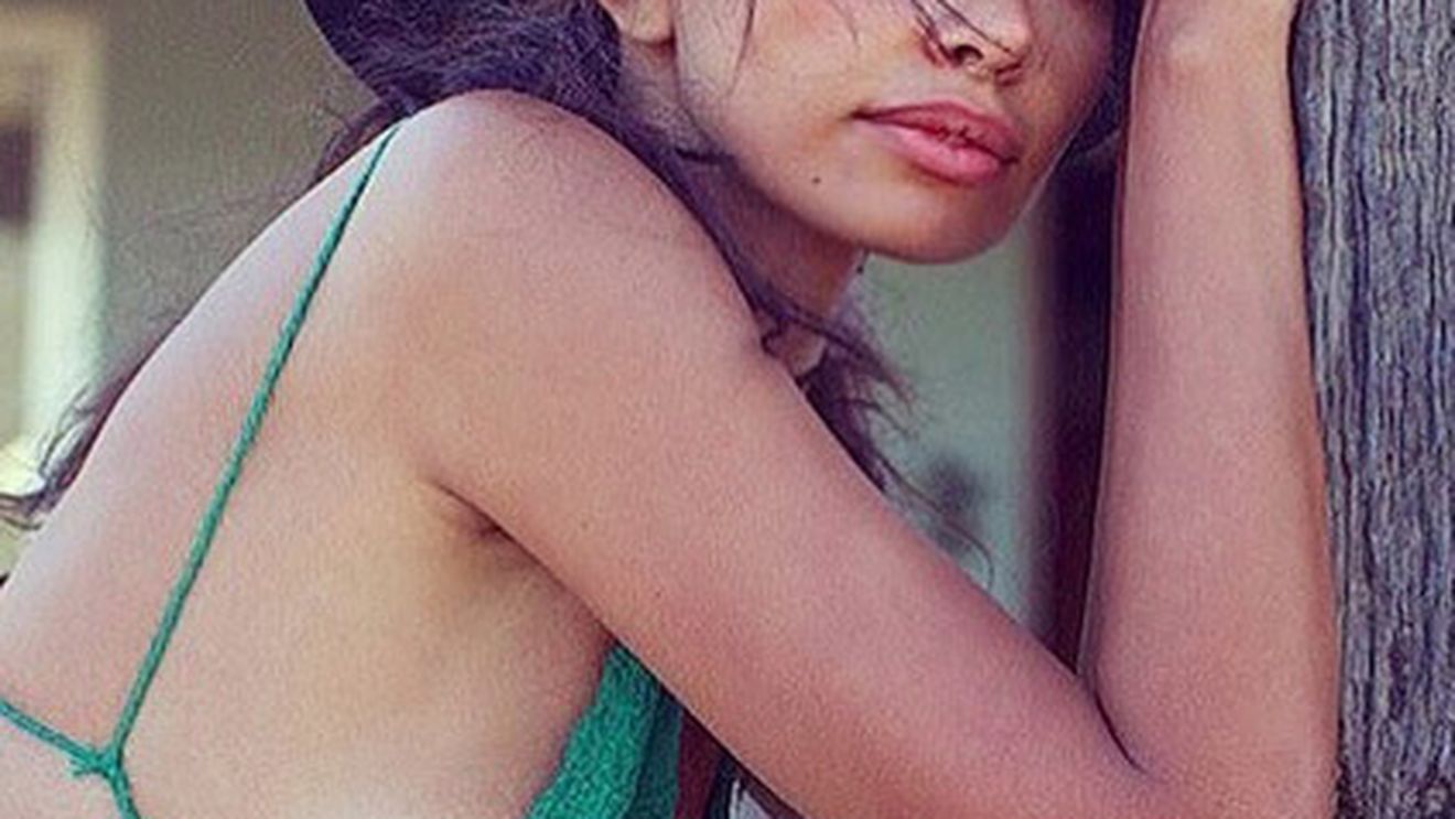 Mădălina Ghenea, postare şocantă pe Facebook: ”Vă încadraţi în categoria: burtă în faţă la o rochie mulată de seara, cocoaşă cât încape, mersul crăcănat...”