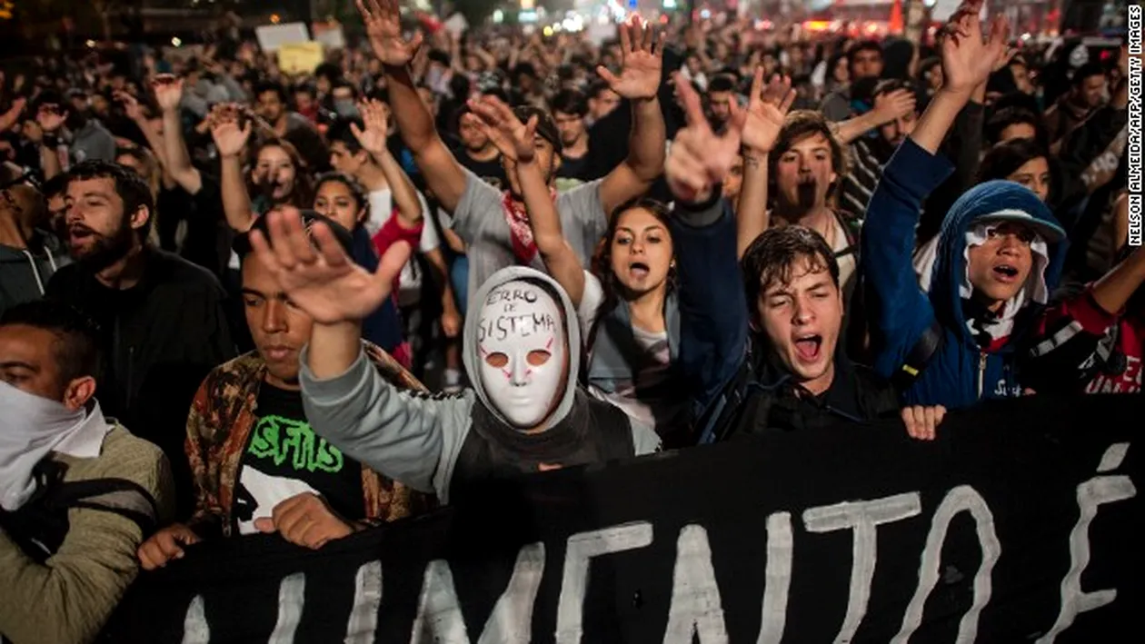 Noi PROTESTE în BRAZILIA: Confruntări între forţe de ordine şi manifestanţi la Sao Paulo