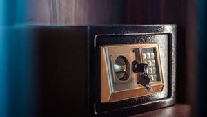 Furt de un milion de euro! Un seif plin cu bani a fost furat din Mediaș