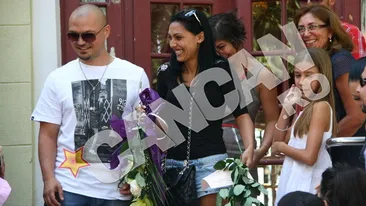 Melinda, ce-ai făcut, te strâng chiloţii prea mult? Gestul incalificabil pe care soţia lui Puya l-a făcut în parcarea unui club