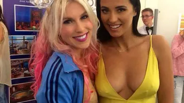 Imagini de colectie cu cu doua mame extrem de sexy! Corina a fost surprinsa in timp ce facea ASTA pe burtica Antoniei