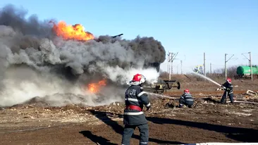 Incendiu de proporții în Vrancea! O cisternă cu 3 tone de motorină a luat foc!