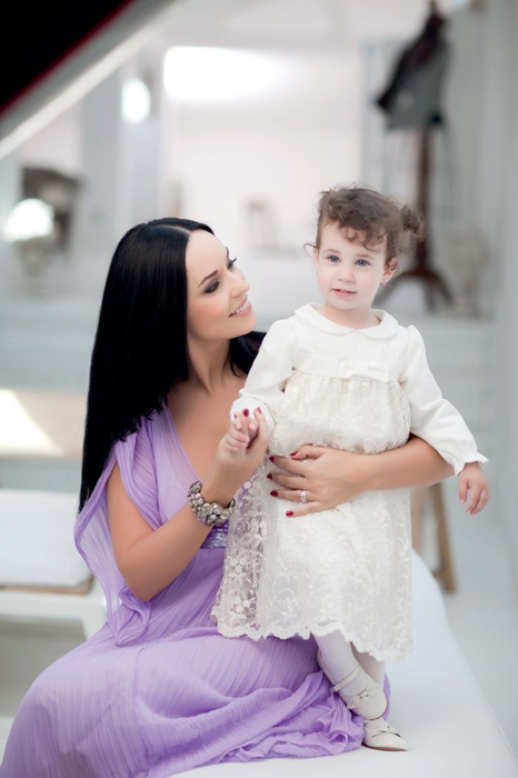 Cu cine seamănă mai mult fiica Andreei Marin și a lui Ștefan Bănică! Violeta are 12 ani și ochii ei sunt albaștri