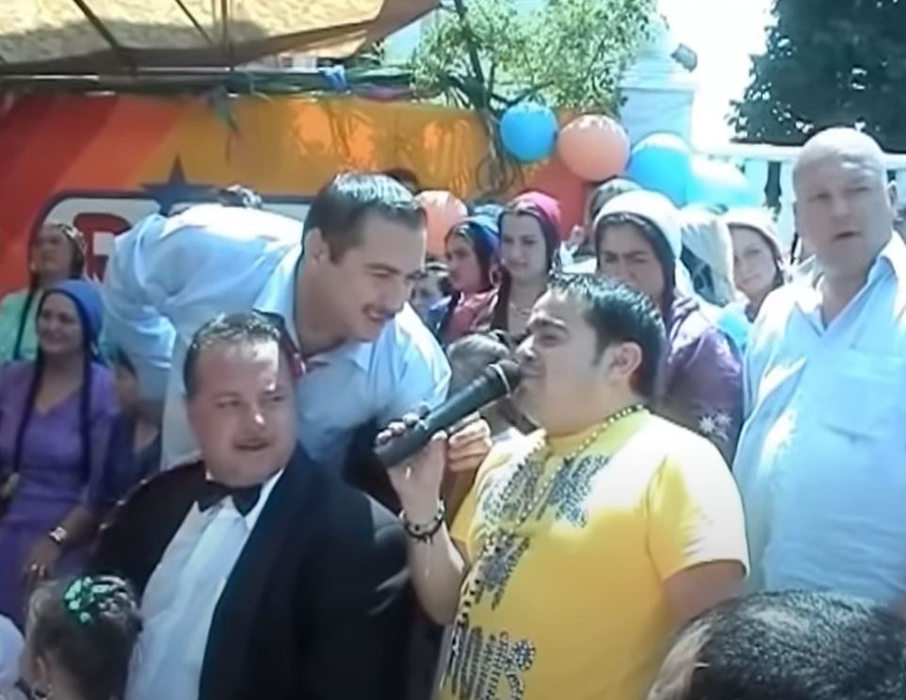 Stana Izbașa și Adi Minune, filmare rară când au fost “îngropați” cu bani la o cântare | VIDEO