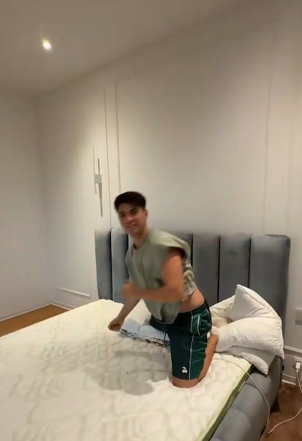 Cum arată penthouse-ul lui Bisoi. Are saună, sală și vedere spre lacul Herăstrău