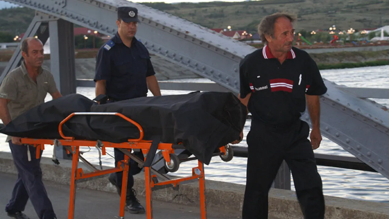 Suporter al Pandurilor s-a aruncat in Jiu de pe Podul Sinuciderilor