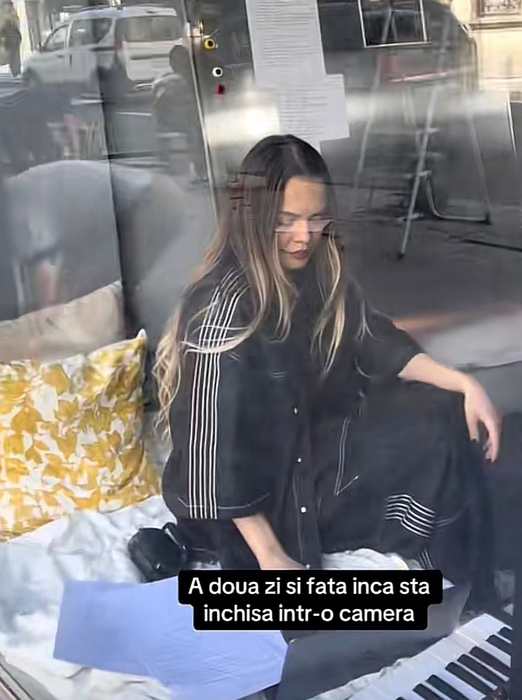 Artista din România care a stat închisă timp de 24 de ore într-o cameră, în văzul tuturor, pe Calea Victoriei: „Se opreau oamenii, băteau în geam”