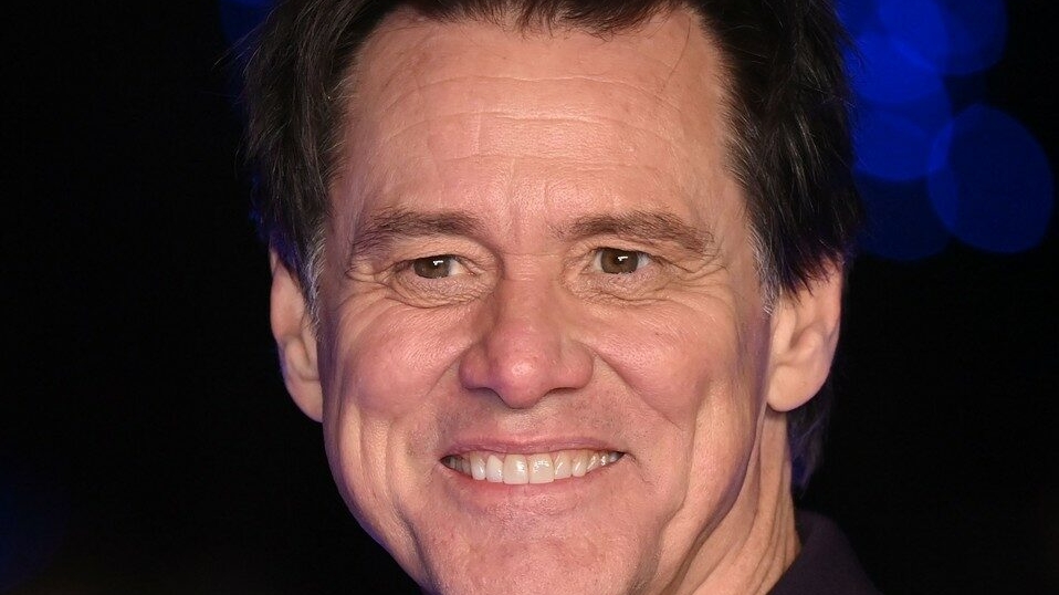 Jim Carrey, de nerecunoscut! Fanii, înmărmuriți când l-au văzut pe covorul roșu: ”Ce s-a întâmplat cu fața lui?”
