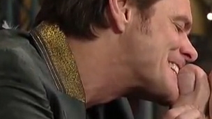 Jim Carrey e nebun de legat! Şi-a ros unghiile de la picioare in direct, in cea mai urmărită emisiune din SUA