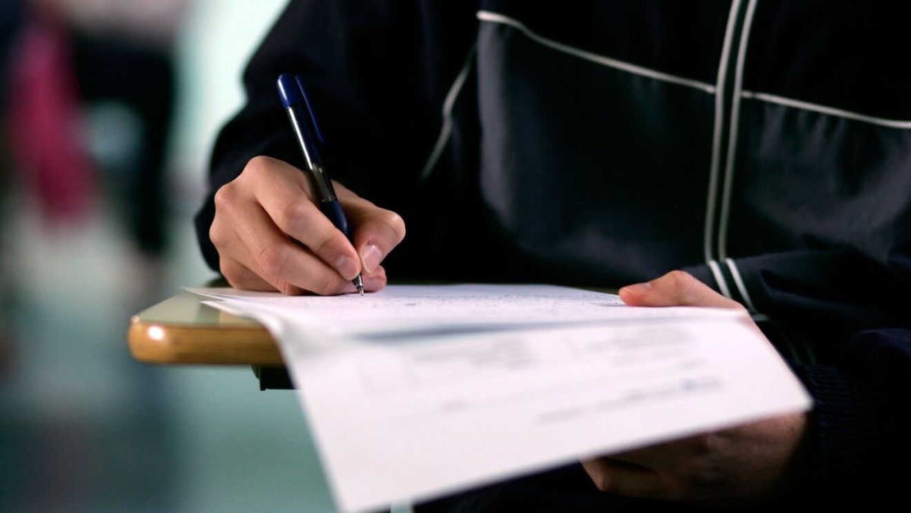 Bacalaureat 2025 | Rezolvarea subiectelor de fizică de astăzi + baremul de corectare