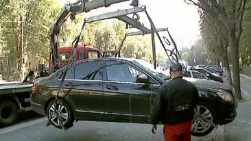 Nu se mai ridica autoturismele parcate neregulamentar! Lovitura grea pentru “hingherii” de masini