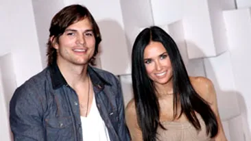 Demi Moore s-a mutat cu Ashton Kutcher la doua saptamani dupa ce l-a cunoscut