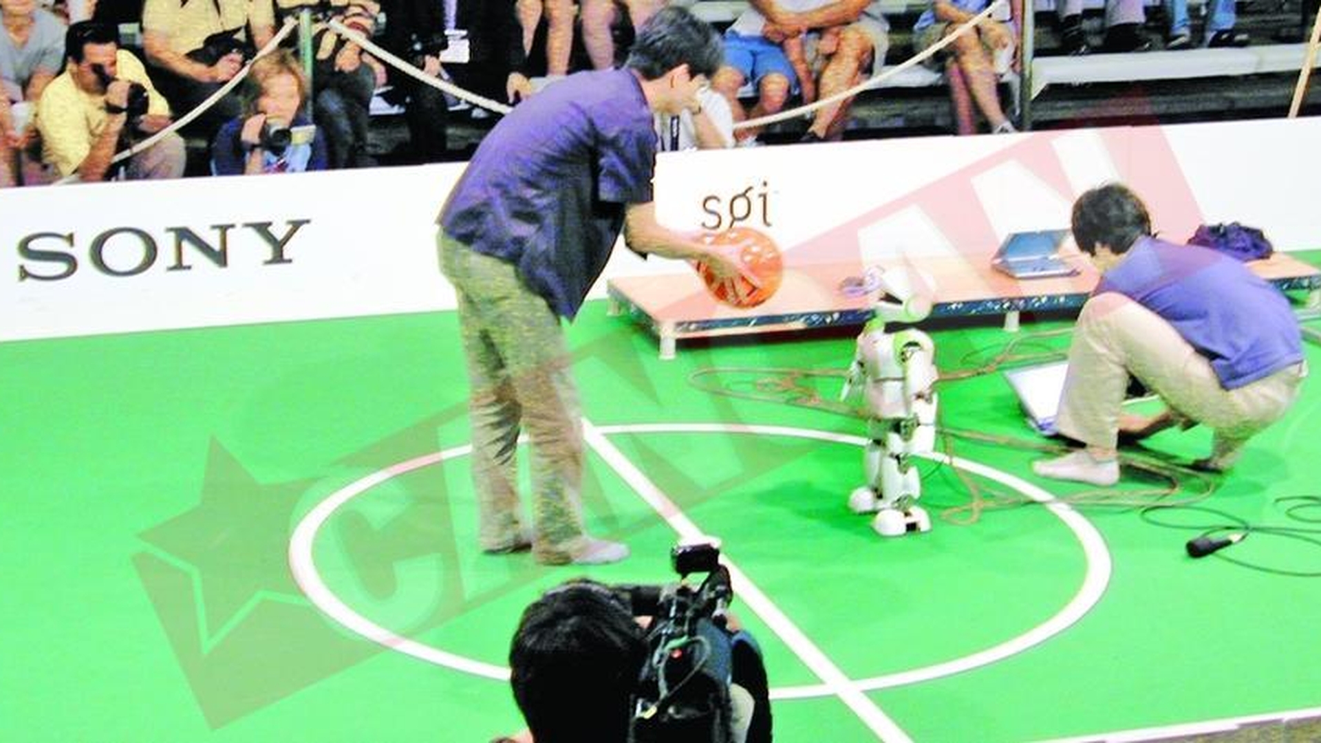 Creeaza softuri pentru roboti fotbalisti