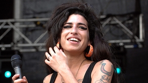 Ipoteză nouă cu privire la moartea cântăreţei Amy Winehouse! Fratele regretatei artiste: "Astfel ea a devenit mai sensibilă"