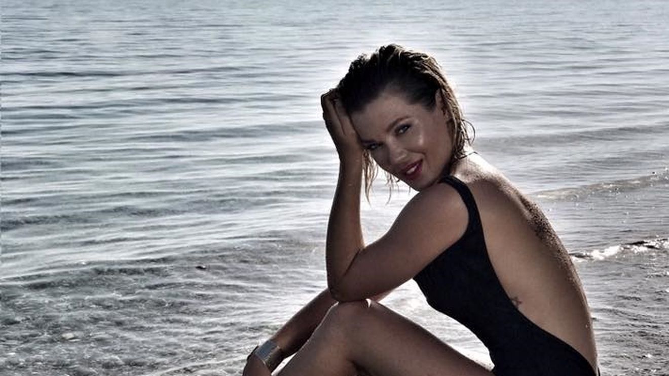 Gina Pistol, prima apariţie publică la un eveniment, după ce s-a aflat că se iubeşte cu Smiley! A petrecut seara în compania lui