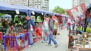 "Targul Anticarilor", in Parcul Obor