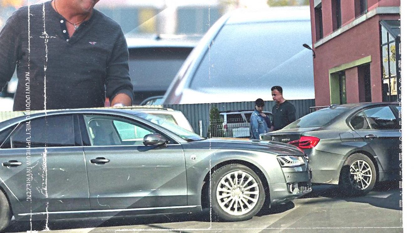 Adrian Enache s-a ”pupat” cu o necunoscută în trafic, iar noi avem singurele imagini! Cântărețul a ieșit șifonat rău…