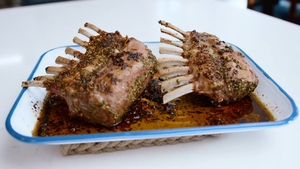 Coaste de miel ca pe Muntele Athos. Rețeta mediteraneană perfectă pentru masa luminată de Paște