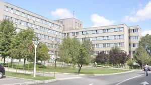 Gest incredibil făcut de un medic, după ce a văzut în ce spital dezafectat a fost internată bunica lui