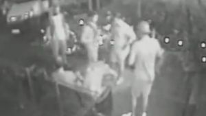 Momente de groază pentru câţiva studenţi din Capitală! Au fost ameninţaţi cu pistolul în faţa căminului