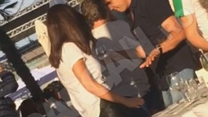 Fostului ministru al Comunicaţiilor îi prieşte viaţa după divorţ. Naşul cuplului EBA-SYDA şi-a făcut „talentul“ la LOFT