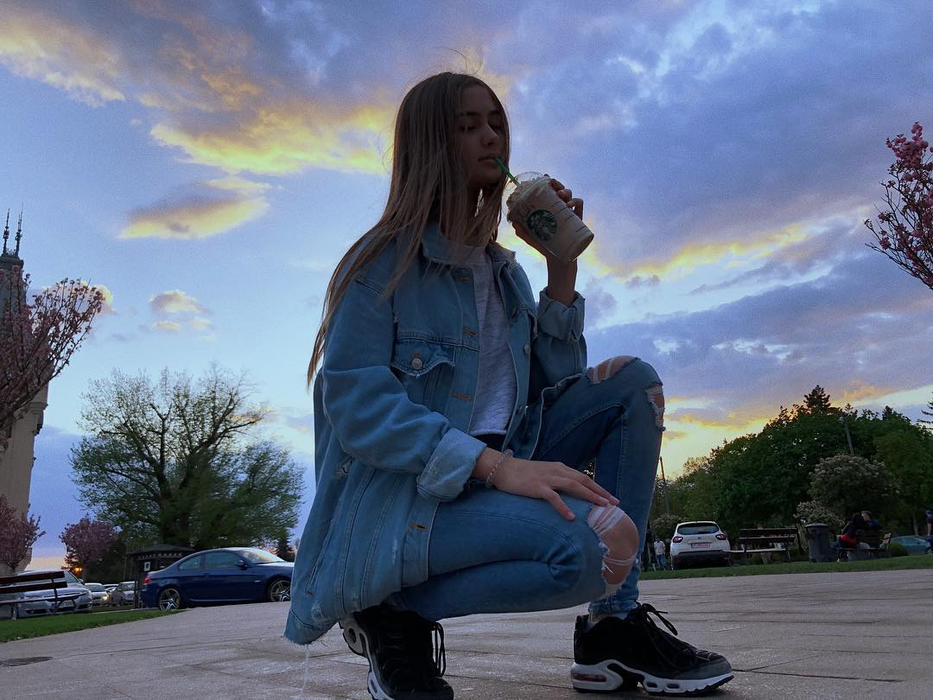 Iuliana Beregoi, idolul copiilor, lansează videoclipul piesei „Cine sunt eu”