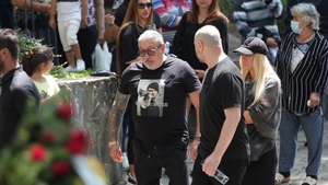 Serghei Mizil, apariţie inedită la înmormântarea lui Costin Mărculescu. Ce mesaj avea scris pe tricou