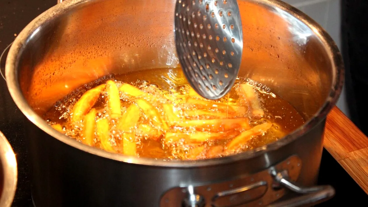 Ce se întâmplă, de fapt, când mănânci cartofi prăjiți în ulei. Cum ne afectează alimentele gătite în ulei, pe termen lung