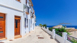 Cum îți menții casa răcoroasă pe timp de caniculă. Secretele locuințelor din regiunea mediteraneană