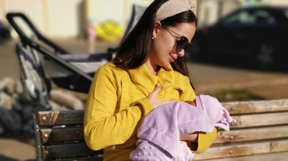 Deea Maxer a trecut prin clipe cumplite când a născut: "Am avut hemoragie, a durut îngrozitor"